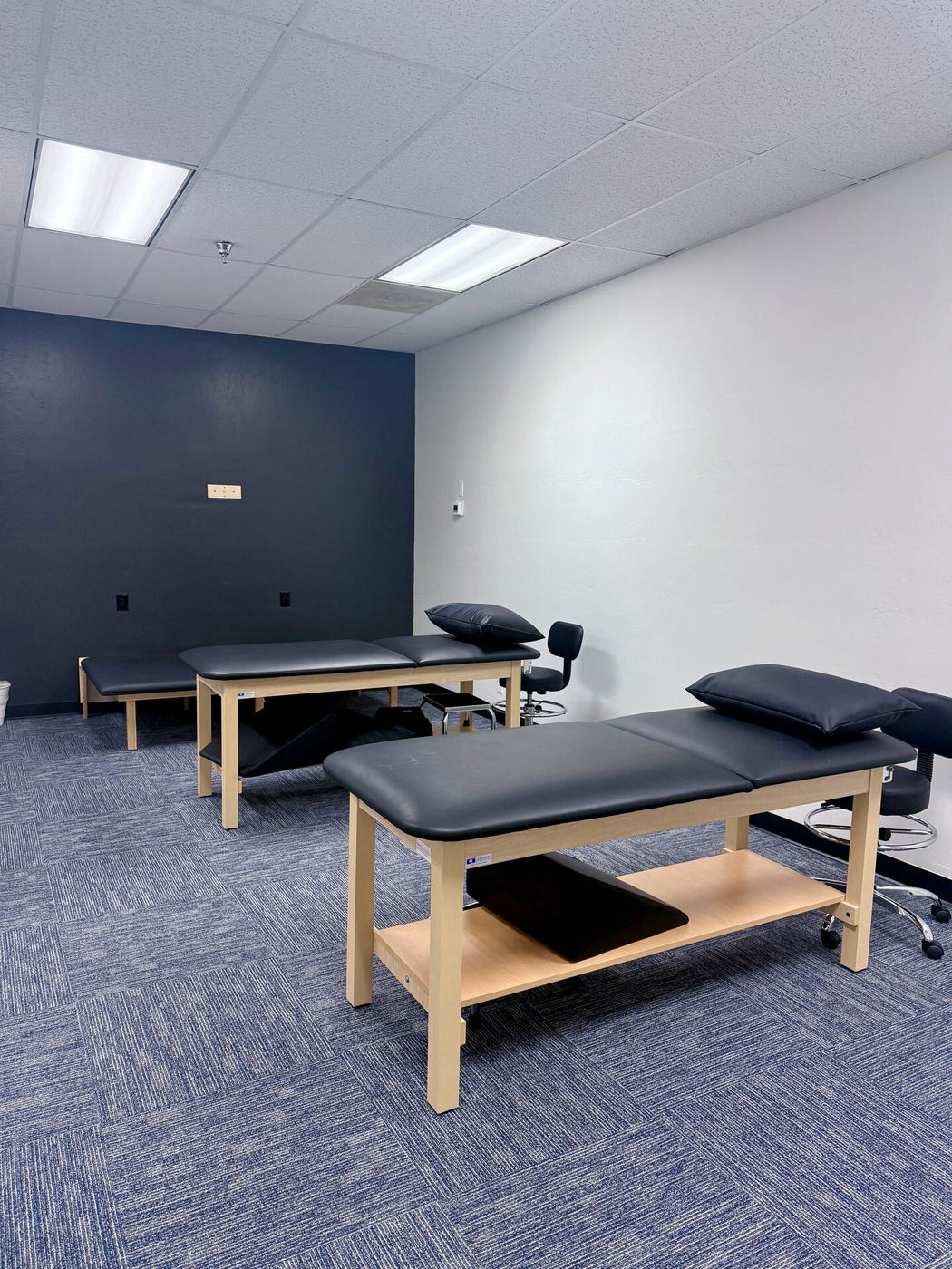 Treatment room at ARI Physical Therapy in Bakersfield